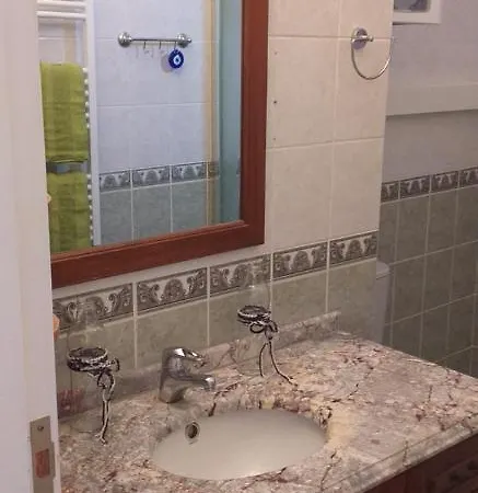 With Panoramic Views Of Bay וילה